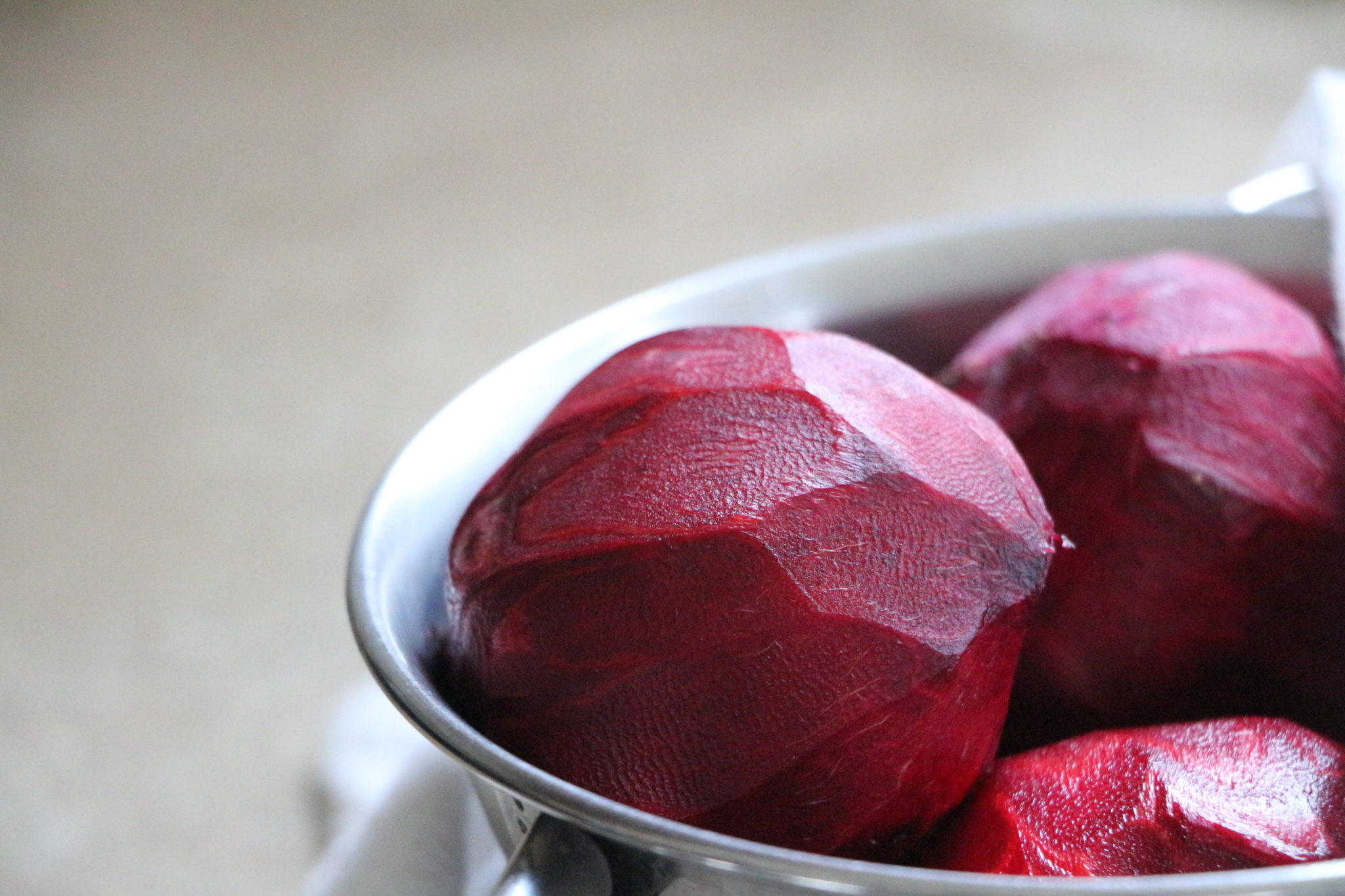 Garlicy Mint Beet Chips