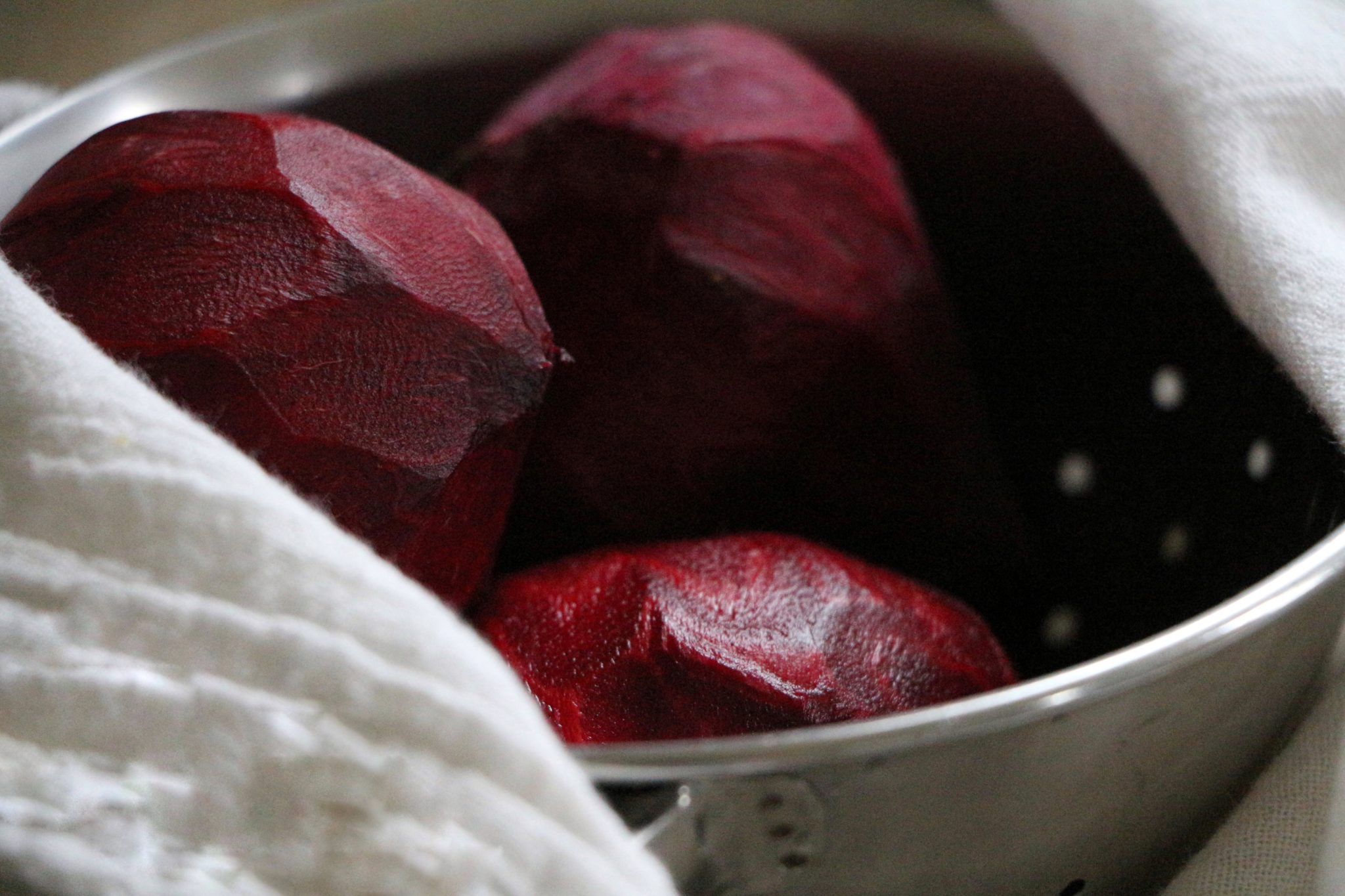 Garlicy Mint Beet Chips