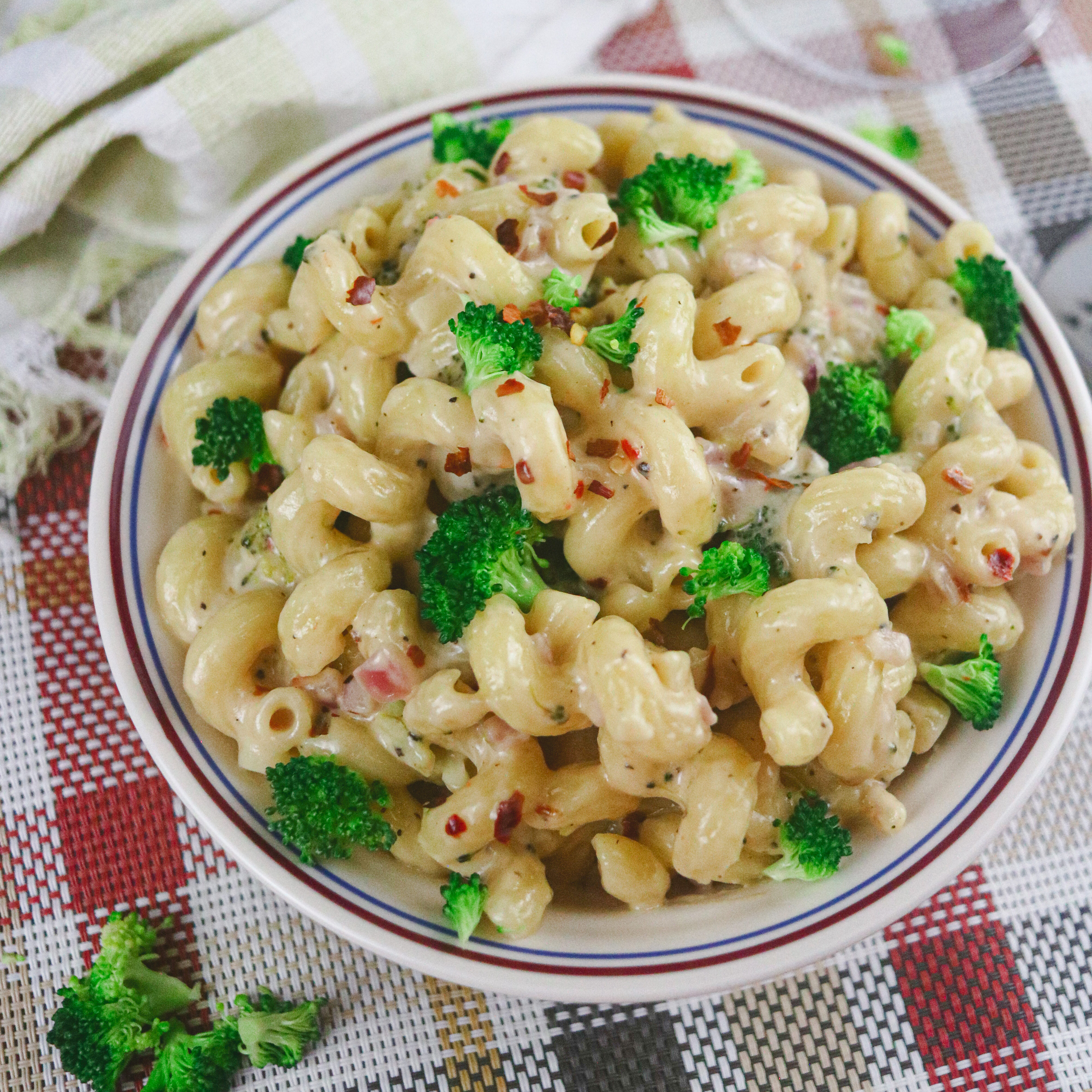 Broccoli mac & cheese